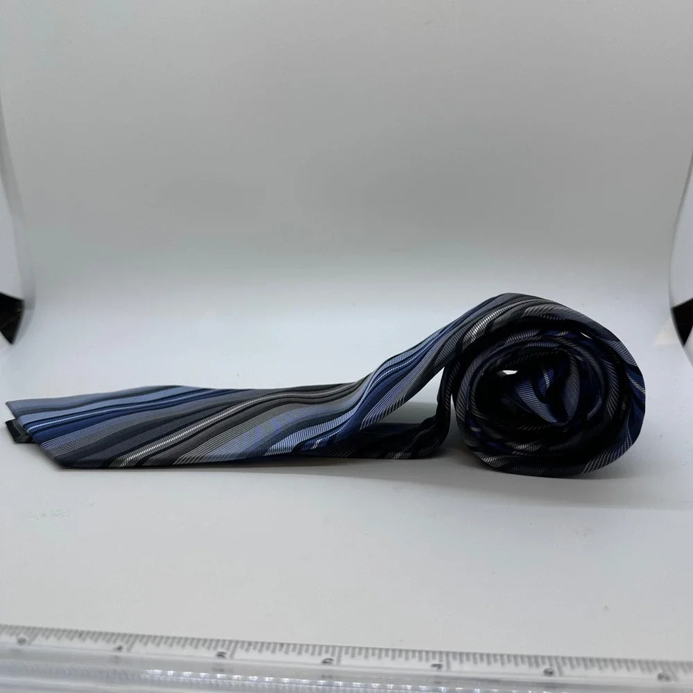 ck Calvin Klein‎ Silk Sophisticated Necktie Striped Blue Gray Business Career